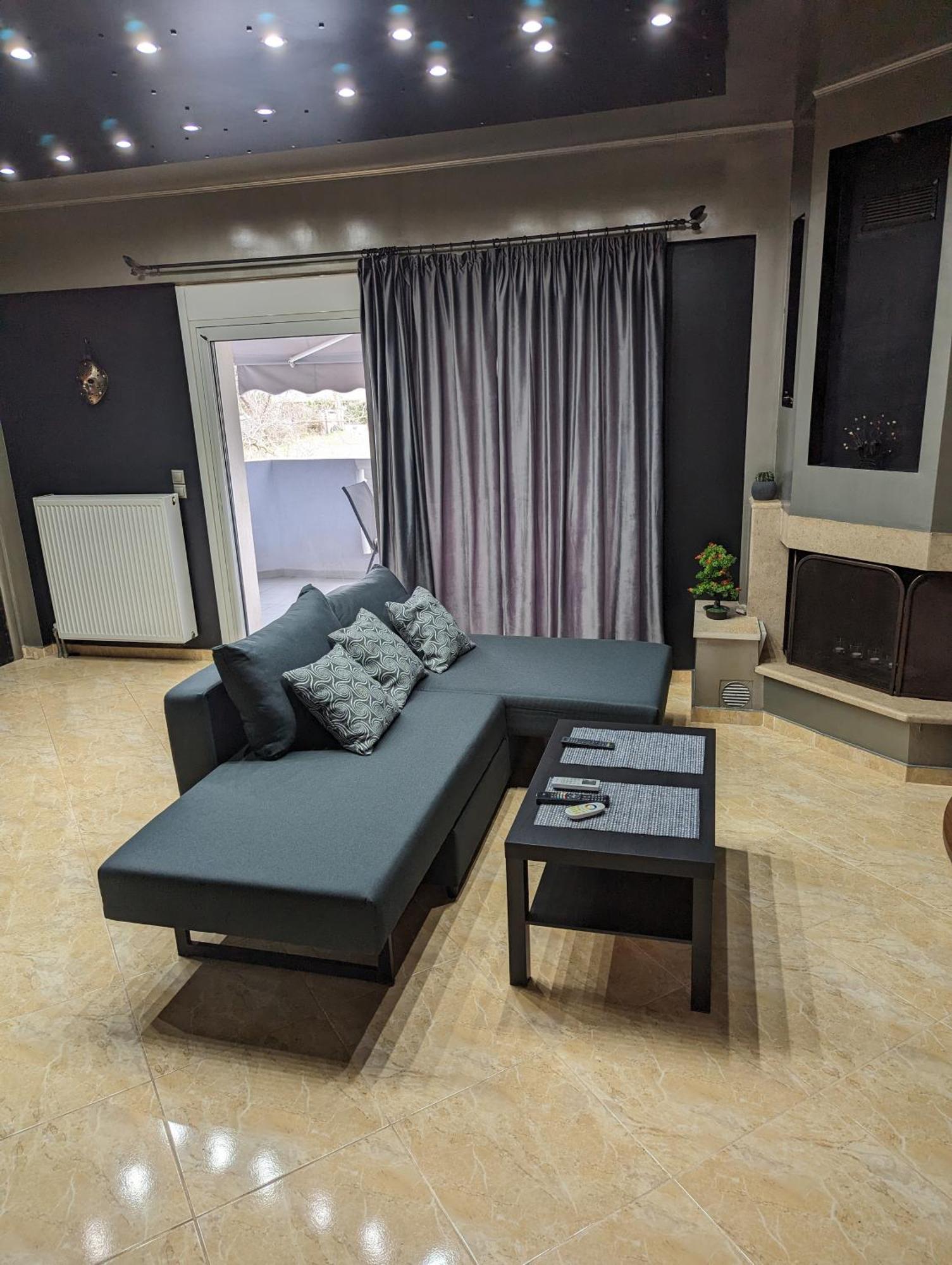 Modern Quiet Luxury Apartment Patra Exterior foto